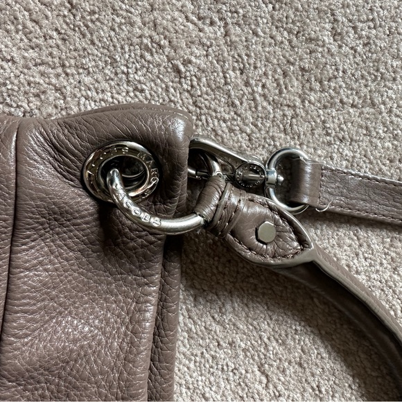 Marc Jacobs- Q Hellier Hobo Bag - Picture 4 of 5